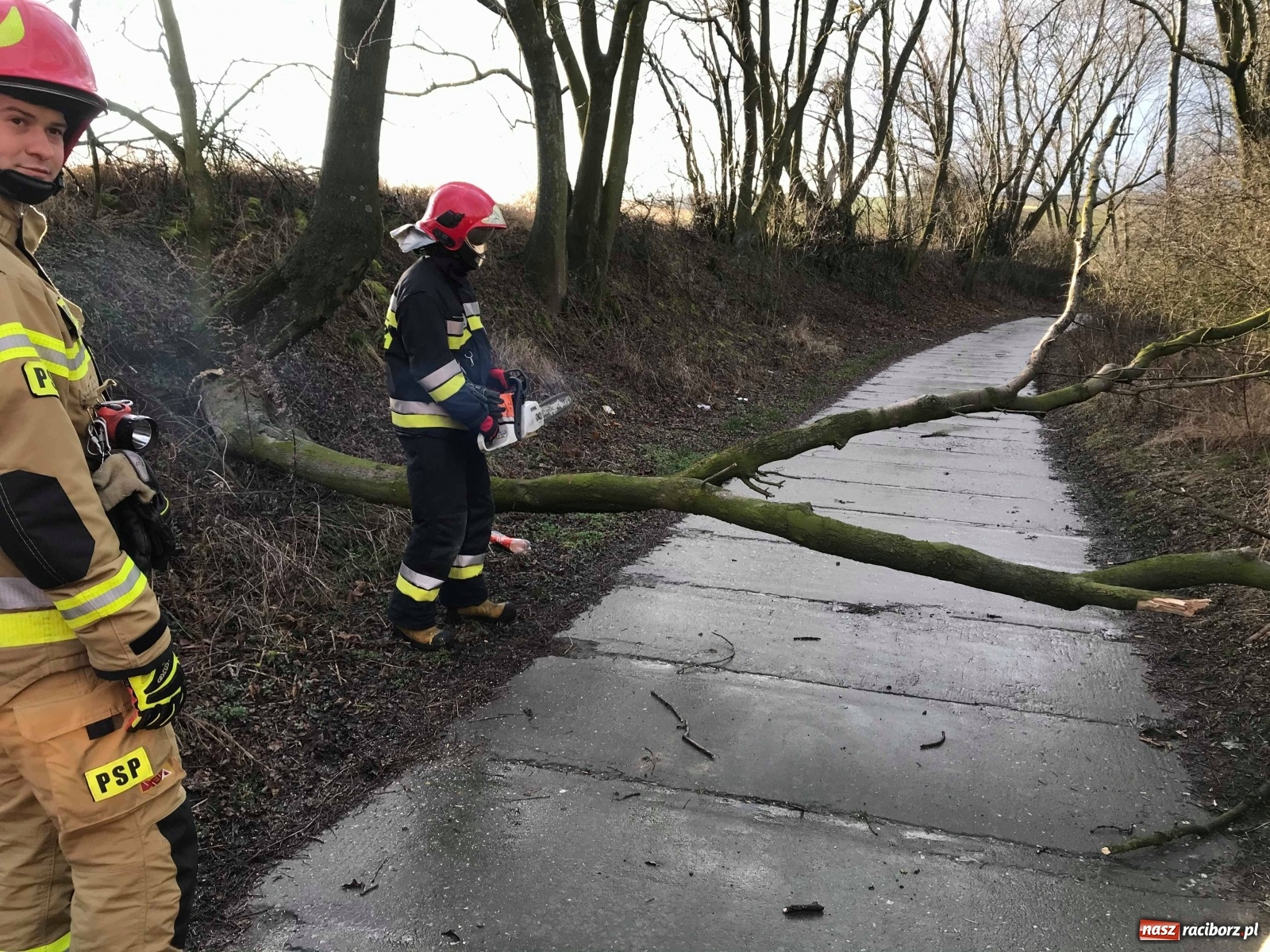 Zdjęcie w galerii na portalu naszraciborz.pl: Wichury w powiecie raciborskim. Raport 998  wiadomości z regionu
