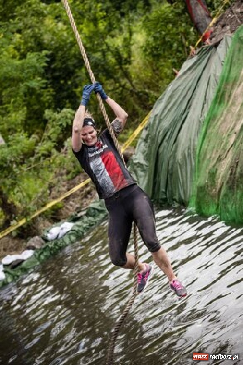 Zdjęcie w galerii na portalu naszraciborz.pl: Ekstremalna przygoda za dnia i nocy czyli Runmageddon w Arenie Gliwice wiadomości z regionu