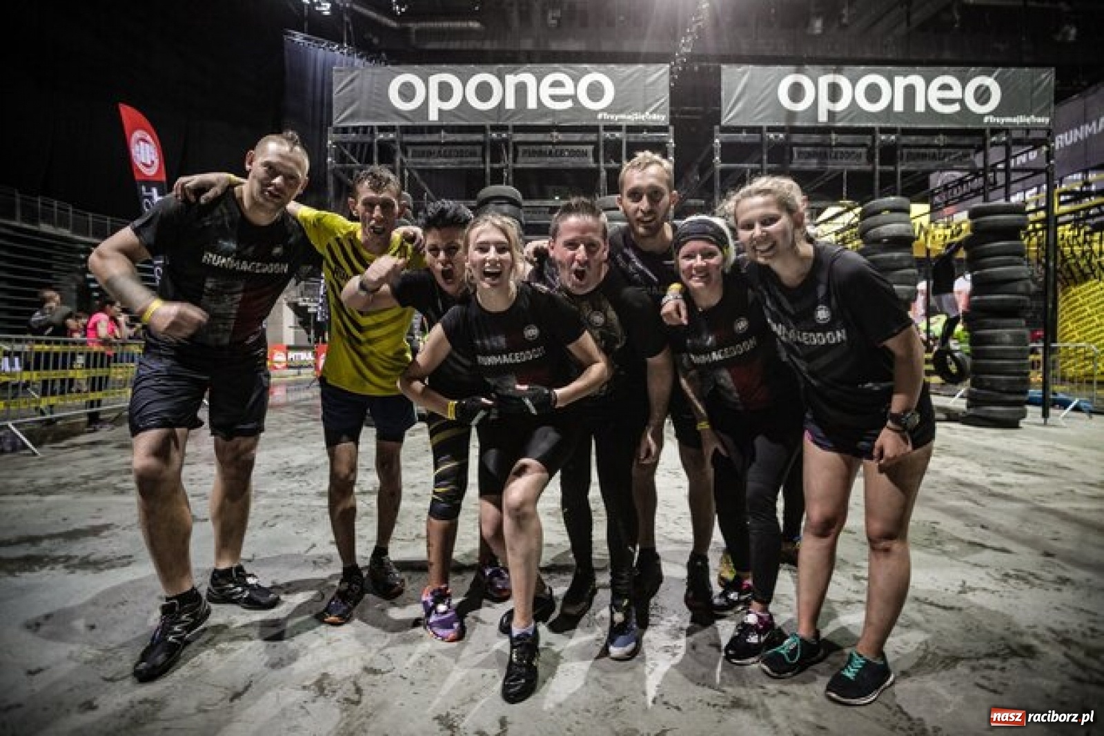 Zdjęcie w galerii na portalu naszraciborz.pl: Ekstremalna przygoda za dnia i nocy czyli Runmageddon w Arenie Gliwice wiadomości z regionu