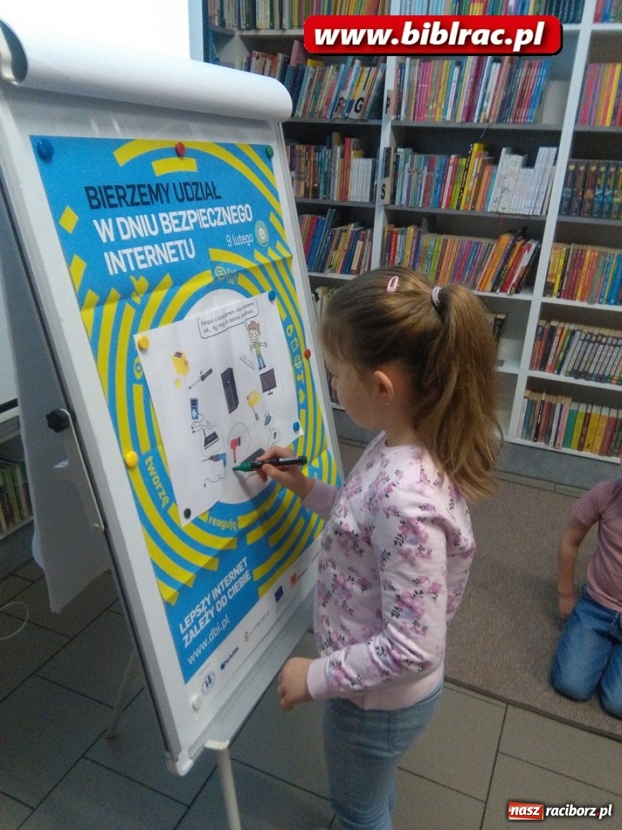 Zdjęcie w galerii na portalu naszraciborz.pl: Dzień Bezpiecznego Internetu w bibliotece wiadomości z regionu