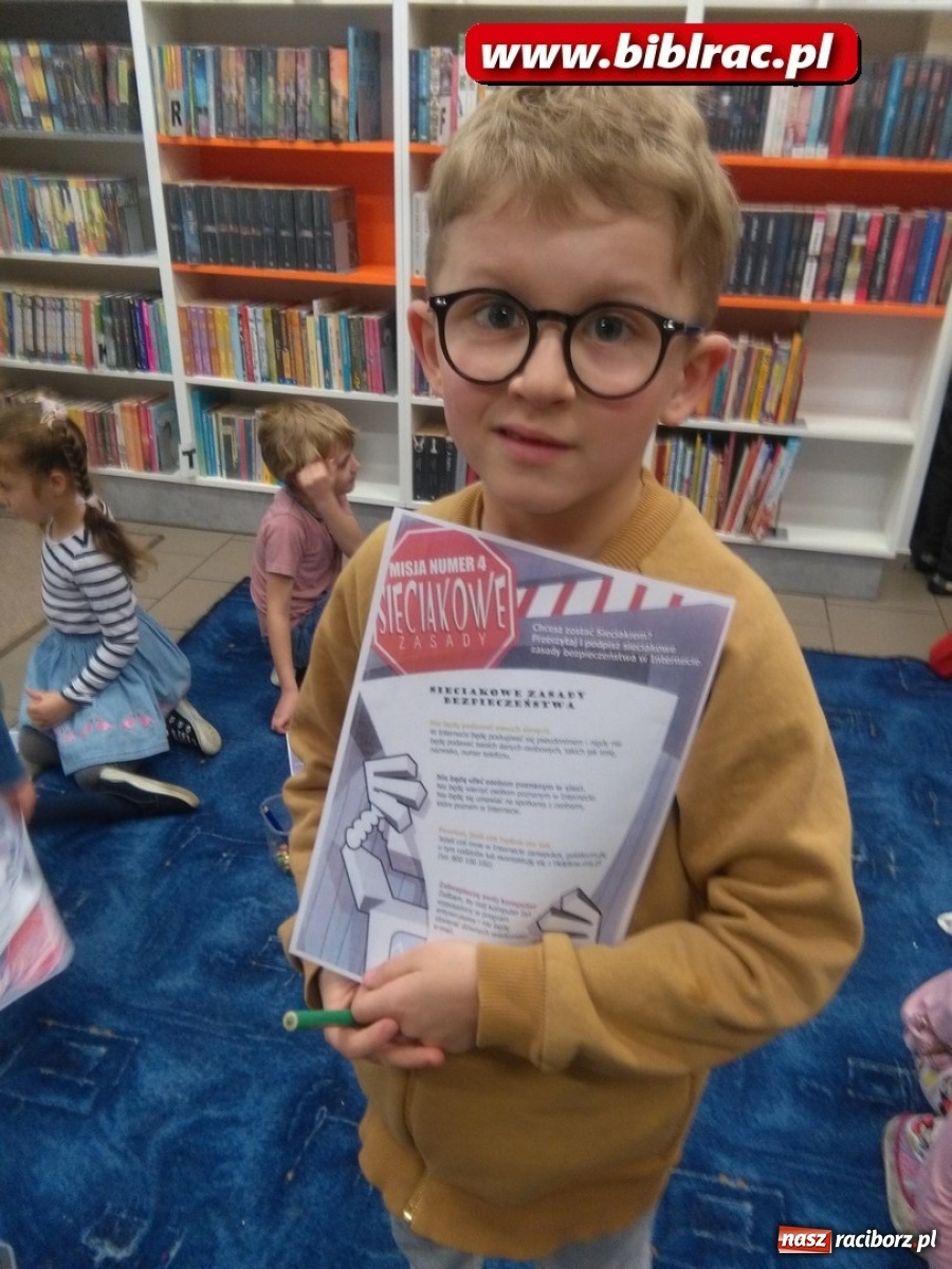 Zdjęcie w galerii na portalu naszraciborz.pl: Dzień Bezpiecznego Internetu w bibliotece wiadomości z regionu