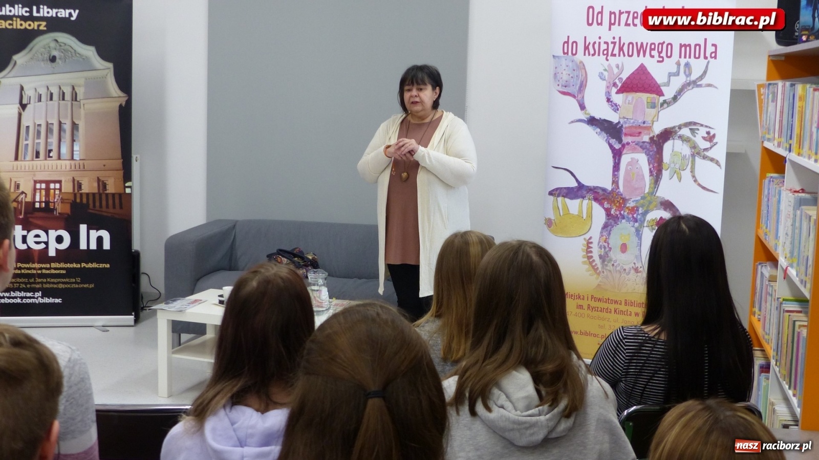 Zdjęcie w galerii na portalu naszraciborz.pl: Dzień Bezpiecznego Internetu w bibliotece wiadomości z regionu