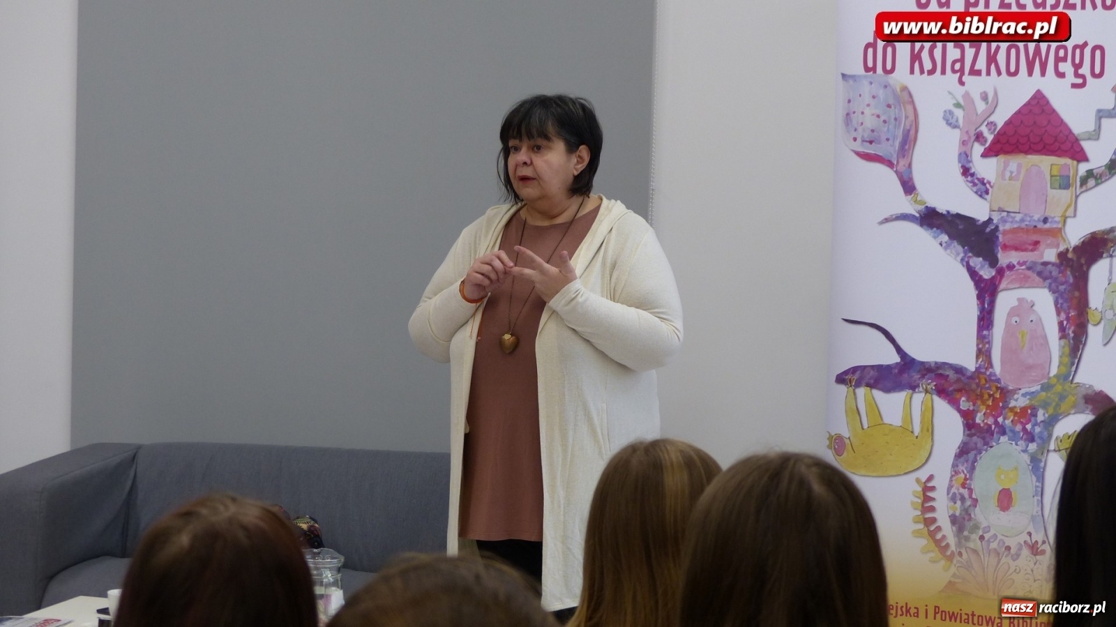 Zdjęcie w galerii na portalu naszraciborz.pl: Dzień Bezpiecznego Internetu w bibliotece wiadomości z regionu