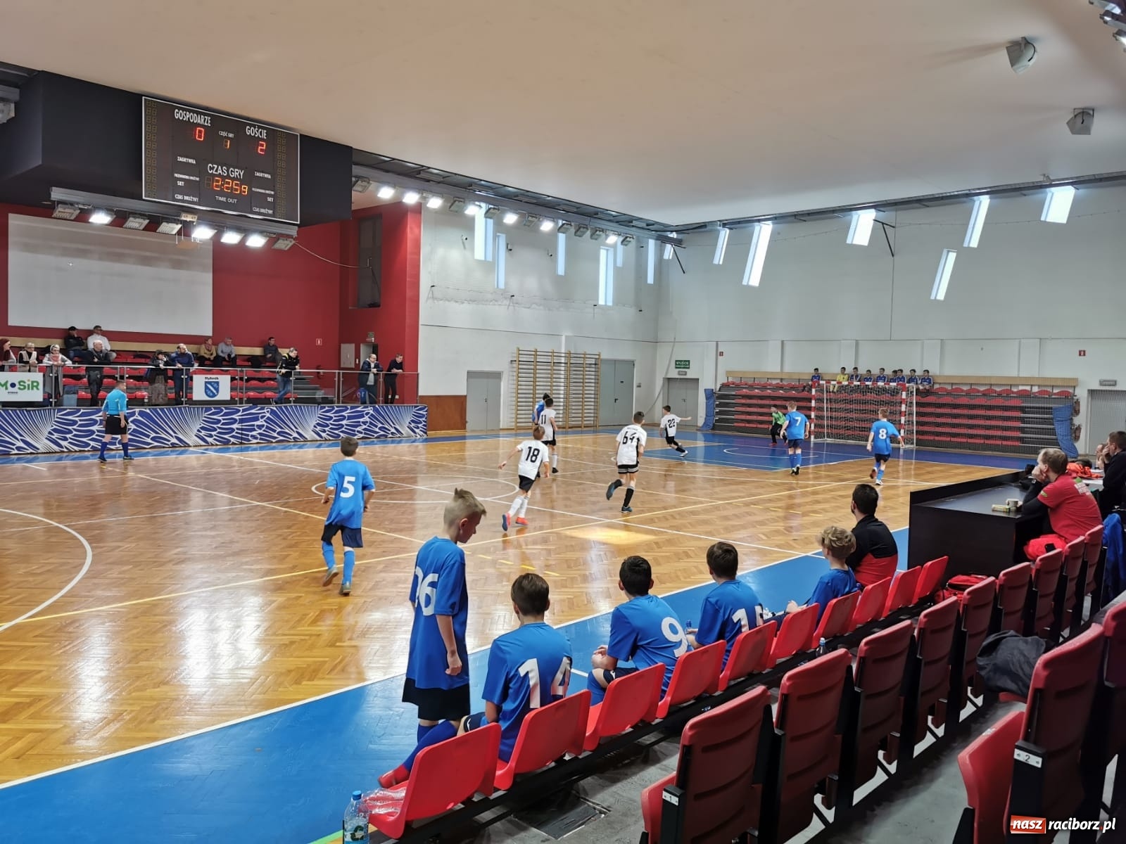 Zdjęcie w galerii na portalu naszraciborz.pl: Bardzo dobre występy młodzików Unii w halowych turniejach wiadomości z regionu