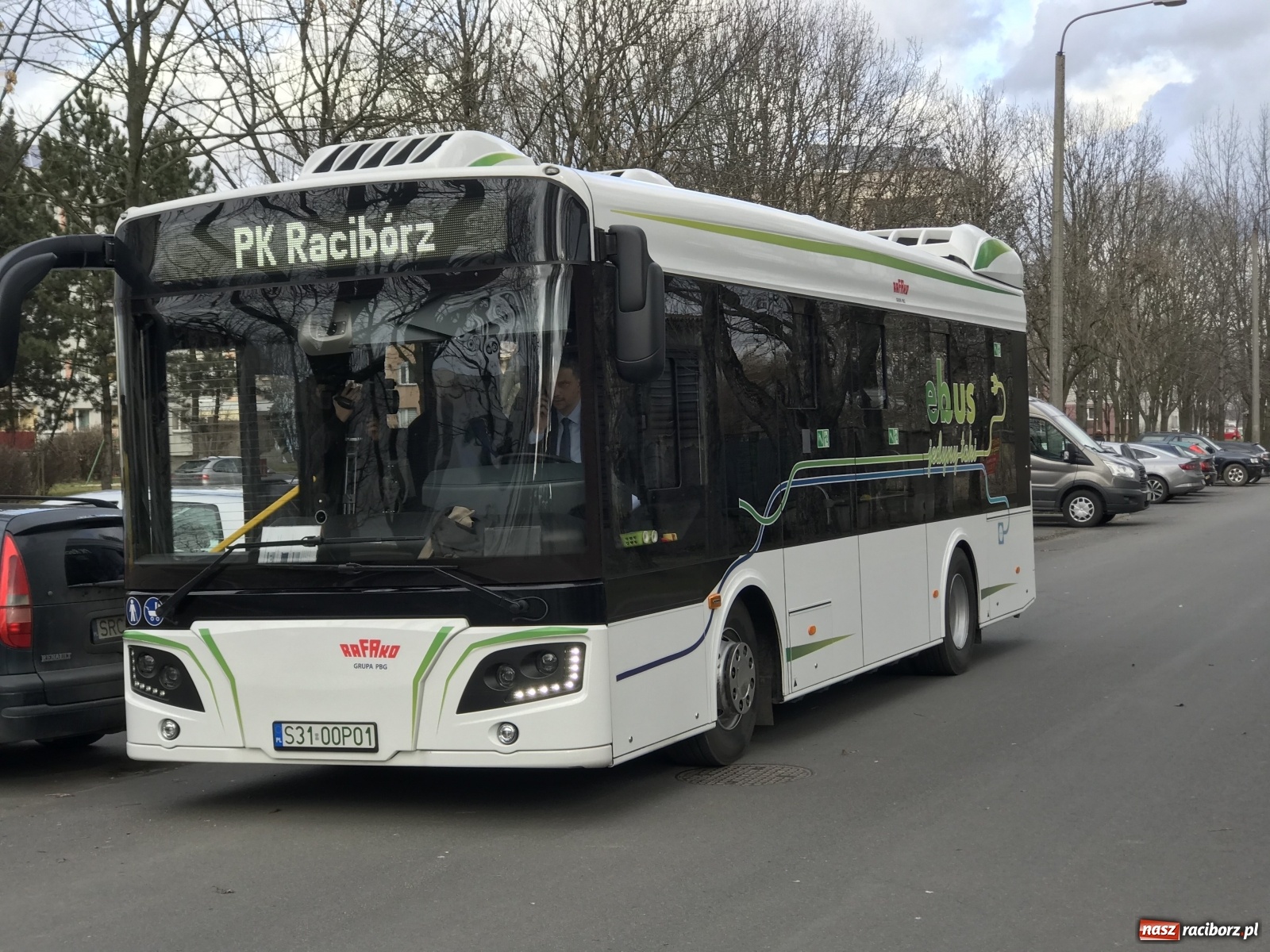 Zdjęcie w galerii na portalu naszraciborz.pl: Ruszyła produkcja e-busa zaprojektowanego przez Rafako  wiadomości z regionu