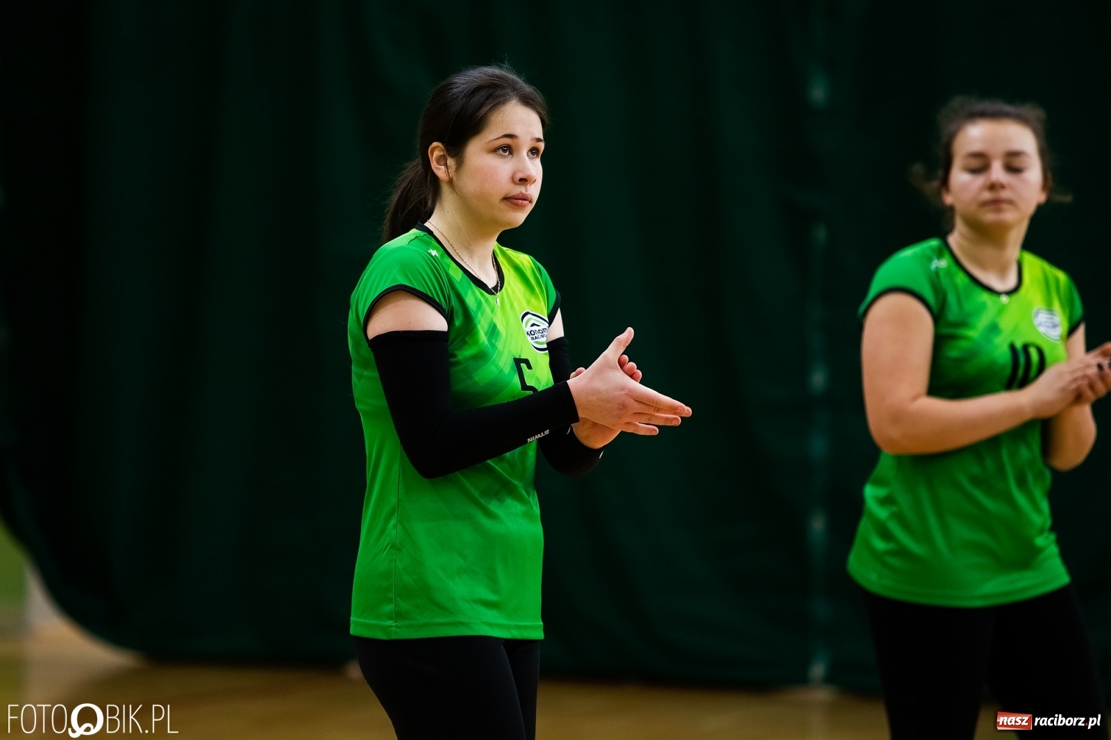 Zdjęcie w galerii na portalu naszraciborz.pl: Miejski Finał Szkół Ponadpodstawowych w Piłce Siatkowej Dziewczyn wiadomości z regionu