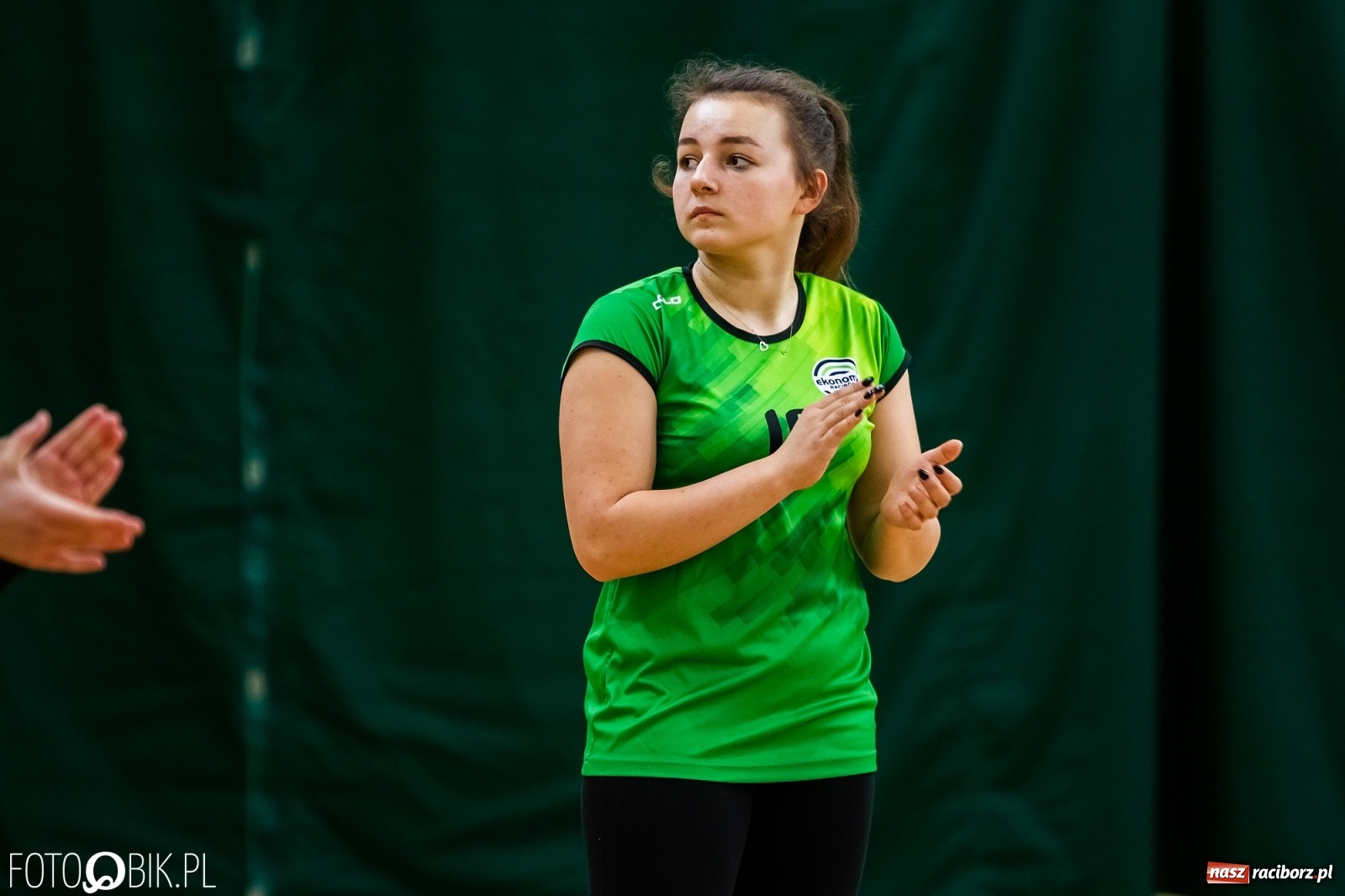 Zdjęcie w galerii na portalu naszraciborz.pl: Miejski Finał Szkół Ponadpodstawowych w Piłce Siatkowej Dziewczyn wiadomości z regionu