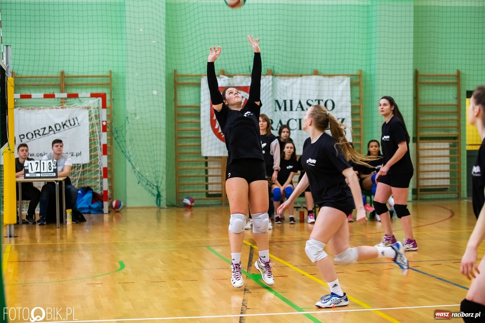 Zdjęcie w galerii na portalu naszraciborz.pl: Miejski Finał Szkół Ponadpodstawowych w Piłce Siatkowej Dziewczyn wiadomości z regionu
