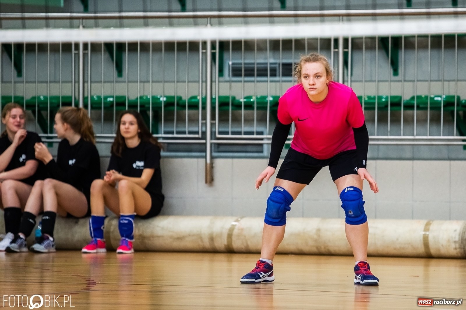 Zdjęcie w galerii na portalu naszraciborz.pl: Miejski Finał Szkół Ponadpodstawowych w Piłce Siatkowej Dziewczyn wiadomości z regionu