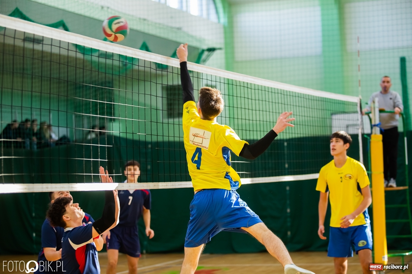Zdjęcie w galerii na portalu naszraciborz.pl: Finały miejskie w siatkówce chłopców za nami wiadomości z regionu