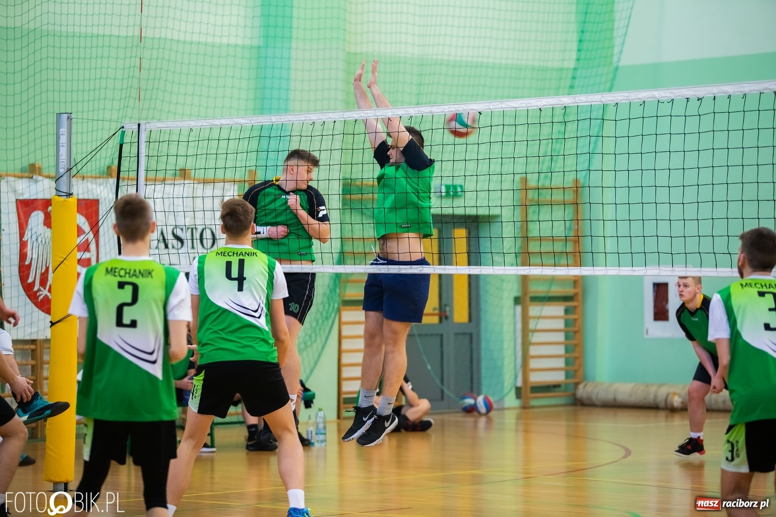 Zdjęcie w galerii na portalu naszraciborz.pl: Finały miejskie w siatkówce chłopców za nami wiadomości z regionu