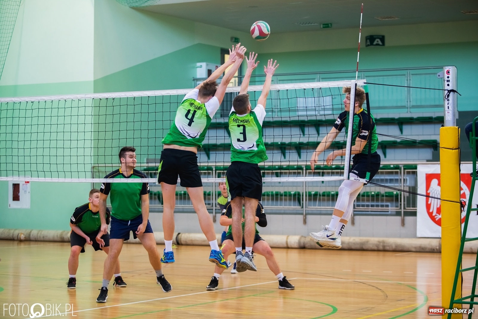 Zdjęcie w galerii na portalu naszraciborz.pl: Finały miejskie w siatkówce chłopców za nami wiadomości z regionu