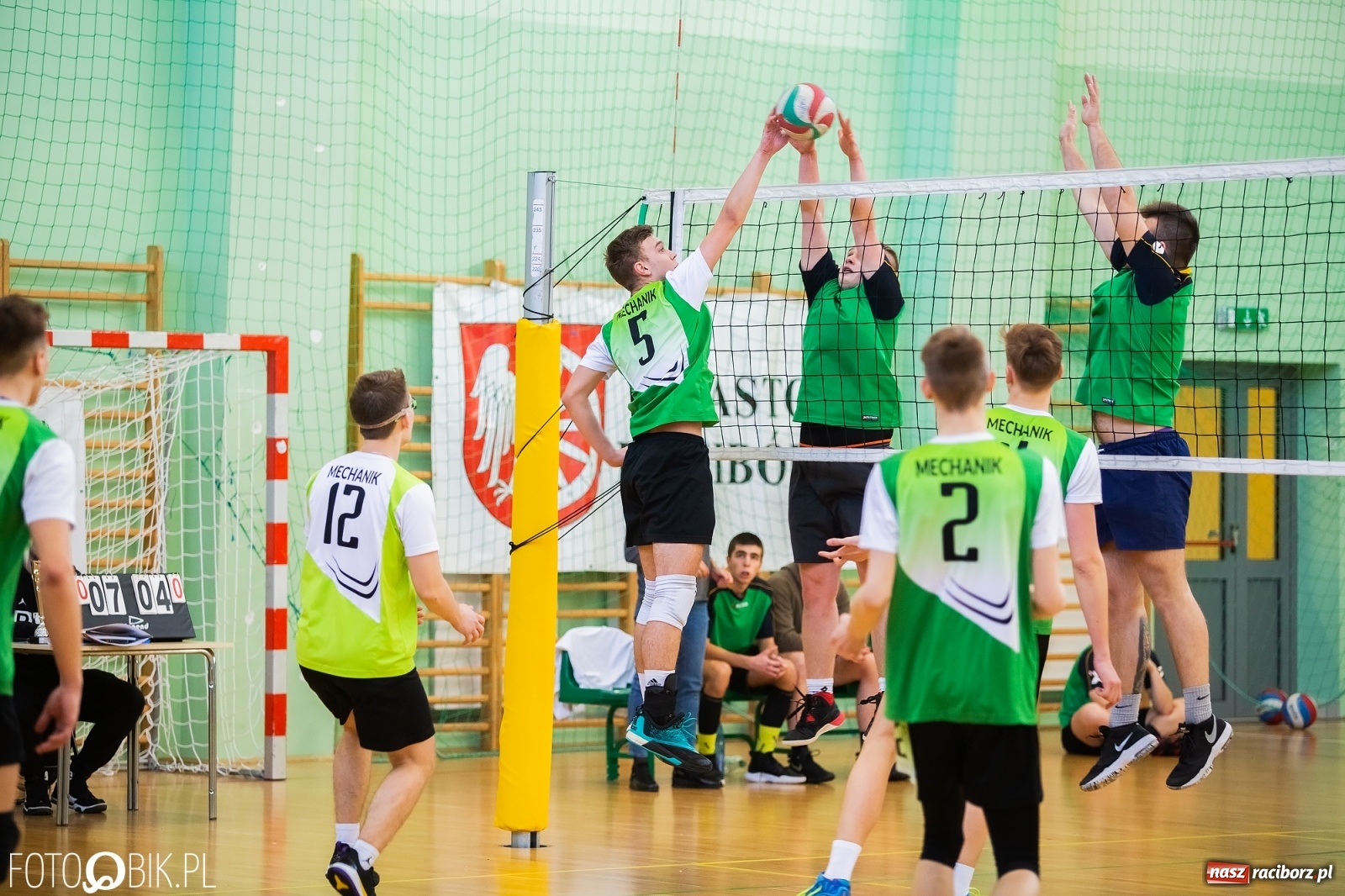 Zdjęcie w galerii na portalu naszraciborz.pl: Finały miejskie w siatkówce chłopców za nami wiadomości z regionu