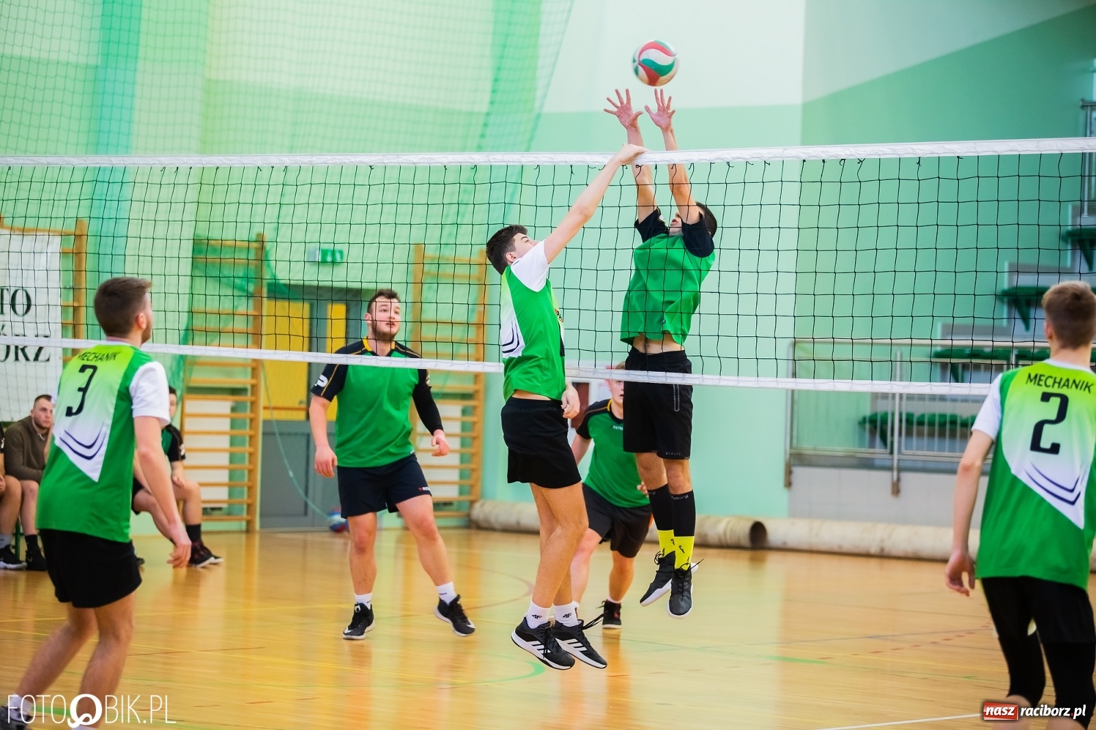 Zdjęcie w galerii na portalu naszraciborz.pl: Finały miejskie w siatkówce chłopców za nami wiadomości z regionu