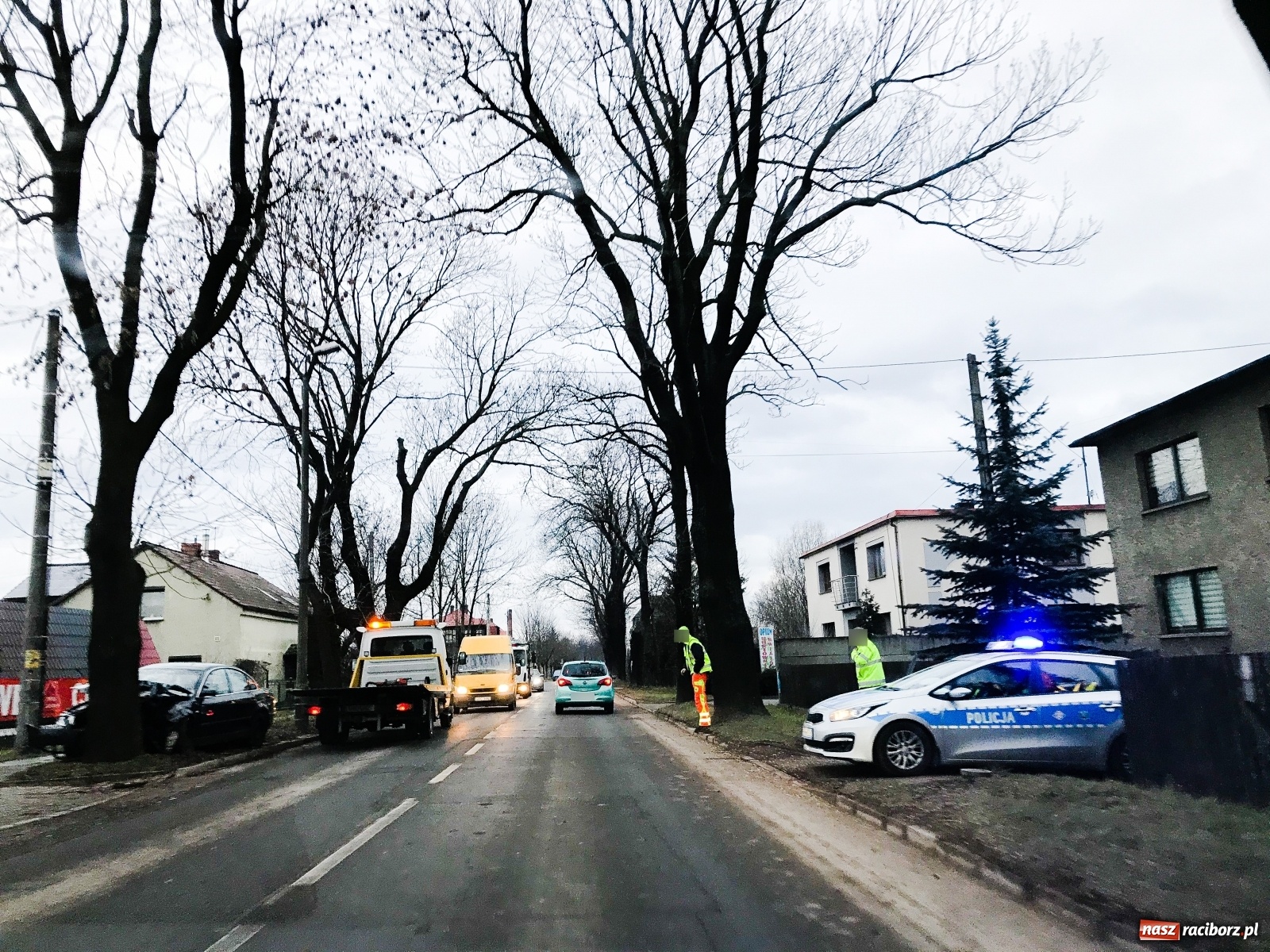Zdjęcie w galerii na portalu naszraciborz.pl: Dwóch mężczyzn rannych w zdarzeniu na Rybnickiej  wiadomości z regionu