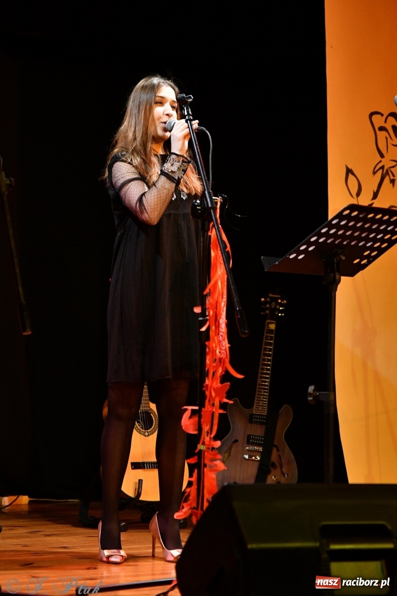 Zdjęcie w galerii na portalu naszraciborz.pl: Trochę piosenek o miłości. Magiczny wieczór w RCK [FOTO] wiadomości z regionu