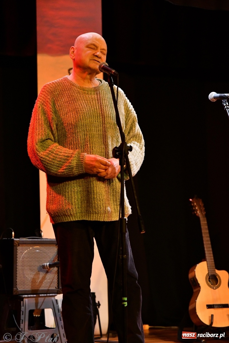 Zdjęcie w galerii na portalu naszraciborz.pl: Trochę piosenek o miłości. Magiczny wieczór w RCK [FOTO] wiadomości z regionu