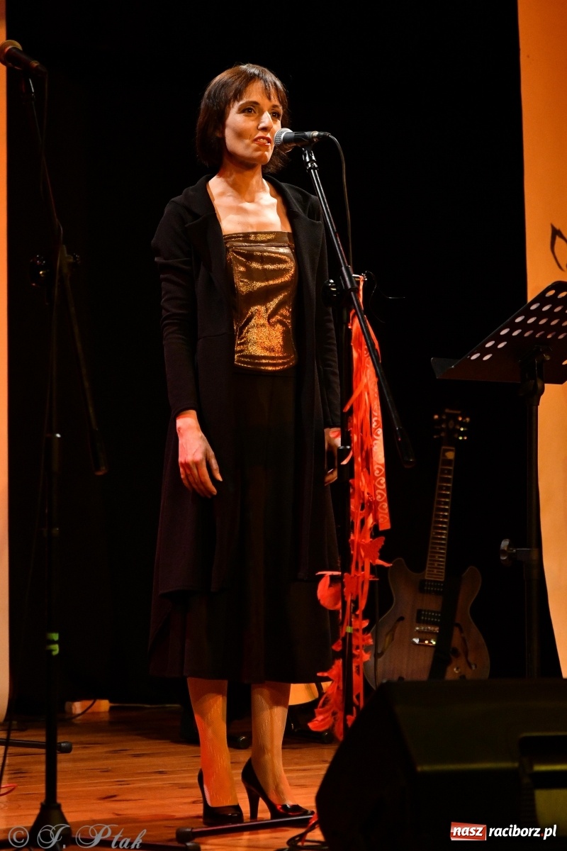 Zdjęcie w galerii na portalu naszraciborz.pl: Trochę piosenek o miłości. Magiczny wieczór w RCK [FOTO] wiadomości z regionu
