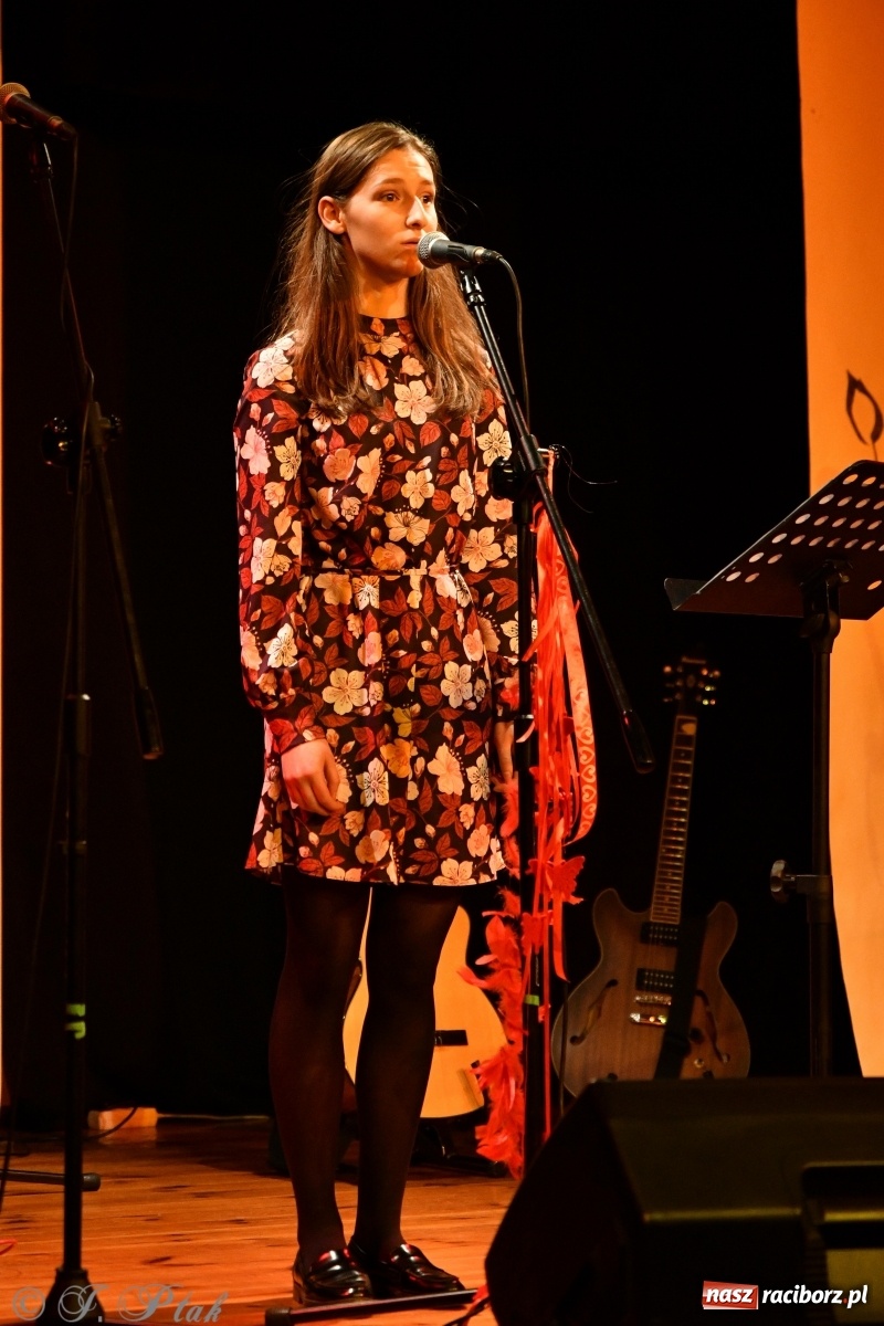 Zdjęcie w galerii na portalu naszraciborz.pl: Trochę piosenek o miłości. Magiczny wieczór w RCK [FOTO] wiadomości z regionu