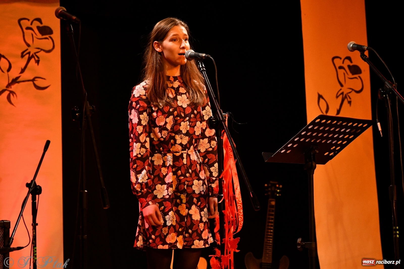 Zdjęcie w galerii na portalu naszraciborz.pl: Trochę piosenek o miłości. Magiczny wieczór w RCK [FOTO] wiadomości z regionu