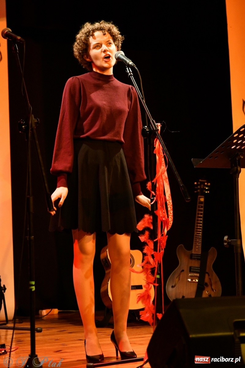 Zdjęcie w galerii na portalu naszraciborz.pl: Trochę piosenek o miłości. Magiczny wieczór w RCK [FOTO] wiadomości z regionu