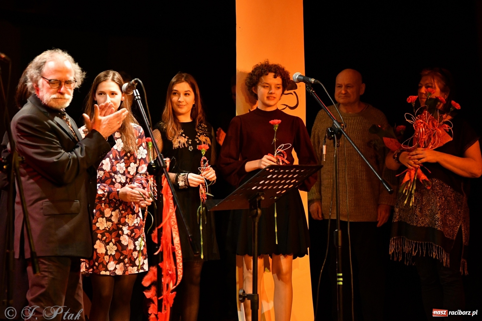 Zdjęcie w galerii na portalu naszraciborz.pl: Trochę piosenek o miłości. Magiczny wieczór w RCK [FOTO] wiadomości z regionu