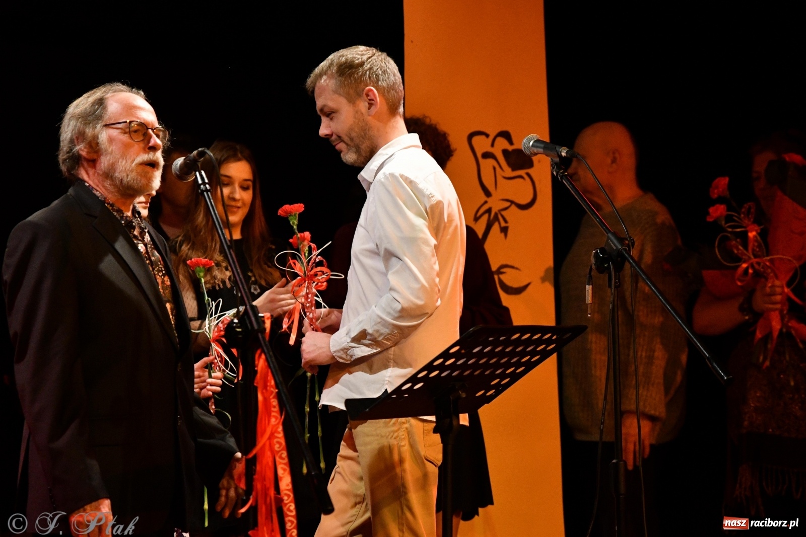Zdjęcie w galerii na portalu naszraciborz.pl: Trochę piosenek o miłości. Magiczny wieczór w RCK [FOTO] wiadomości z regionu