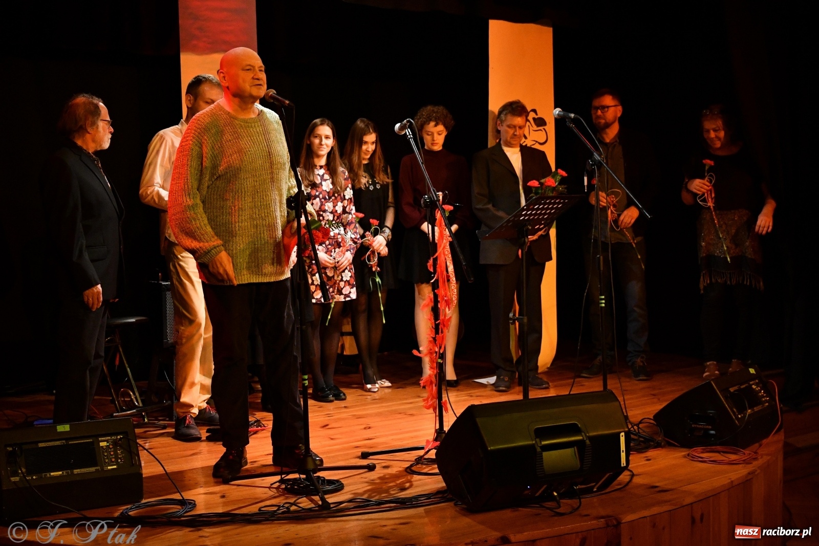 Zdjęcie w galerii na portalu naszraciborz.pl: Trochę piosenek o miłości. Magiczny wieczór w RCK [FOTO] wiadomości z regionu