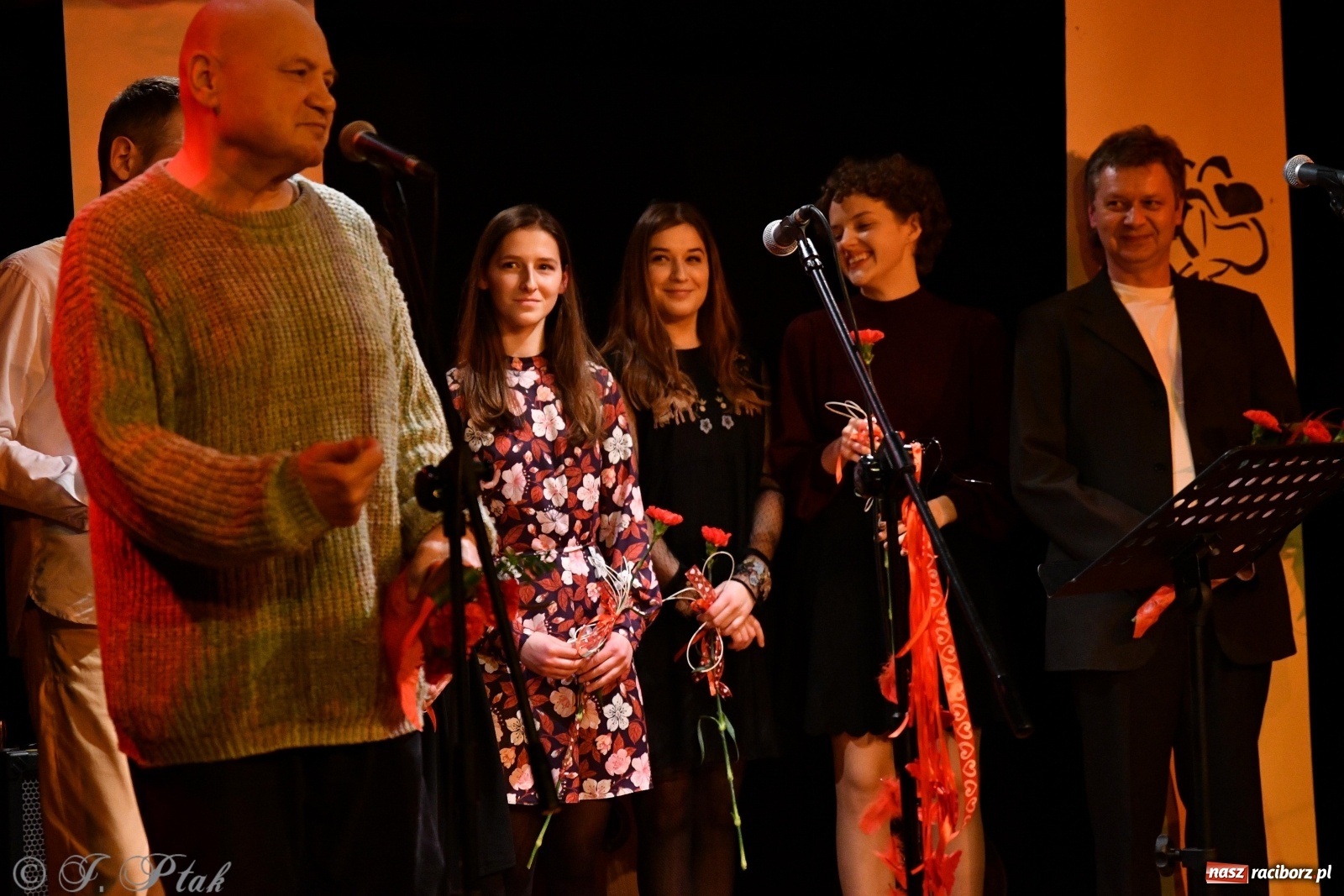 Zdjęcie w galerii na portalu naszraciborz.pl: Trochę piosenek o miłości. Magiczny wieczór w RCK [FOTO] wiadomości z regionu