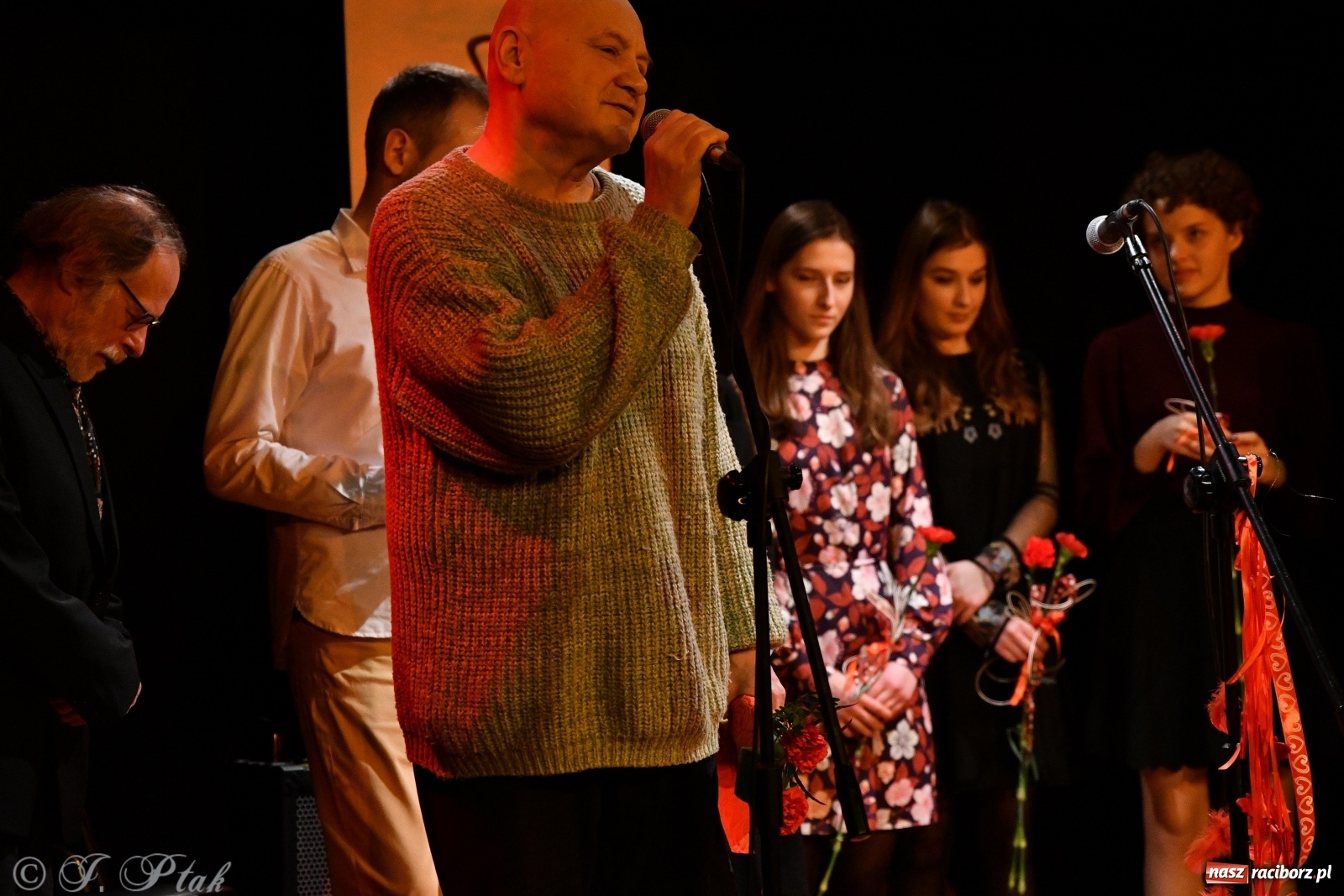 Zdjęcie w galerii na portalu naszraciborz.pl: Trochę piosenek o miłości. Magiczny wieczór w RCK [FOTO] wiadomości z regionu