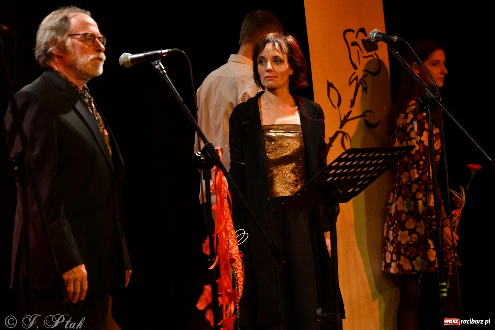 Zdjęcie w galerii na portalu naszraciborz.pl: Trochę piosenek o miłości. Magiczny wieczór w RCK [FOTO] wiadomości z regionu