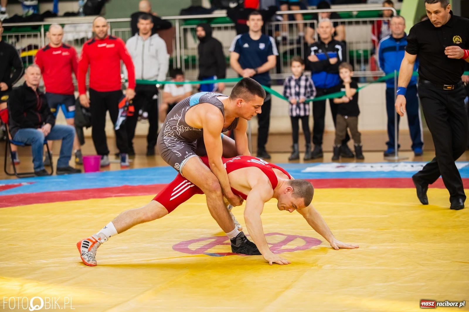 Zdjęcie w galerii na portalu naszraciborz.pl: Puchar Polski w zapasach w stylu klasycznym w Arenie Rafako wiadomości z regionu
