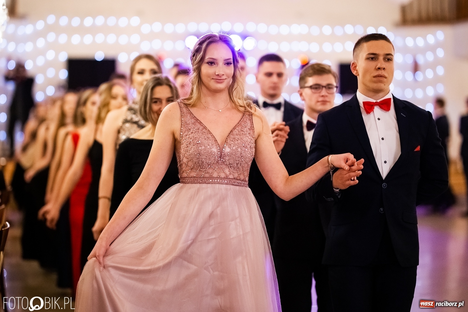 Zdjęcie w galerii na portalu naszraciborz.pl: Studniówka I LO im. Jana Kasprowicza w Raciborzu wiadomości z regionu