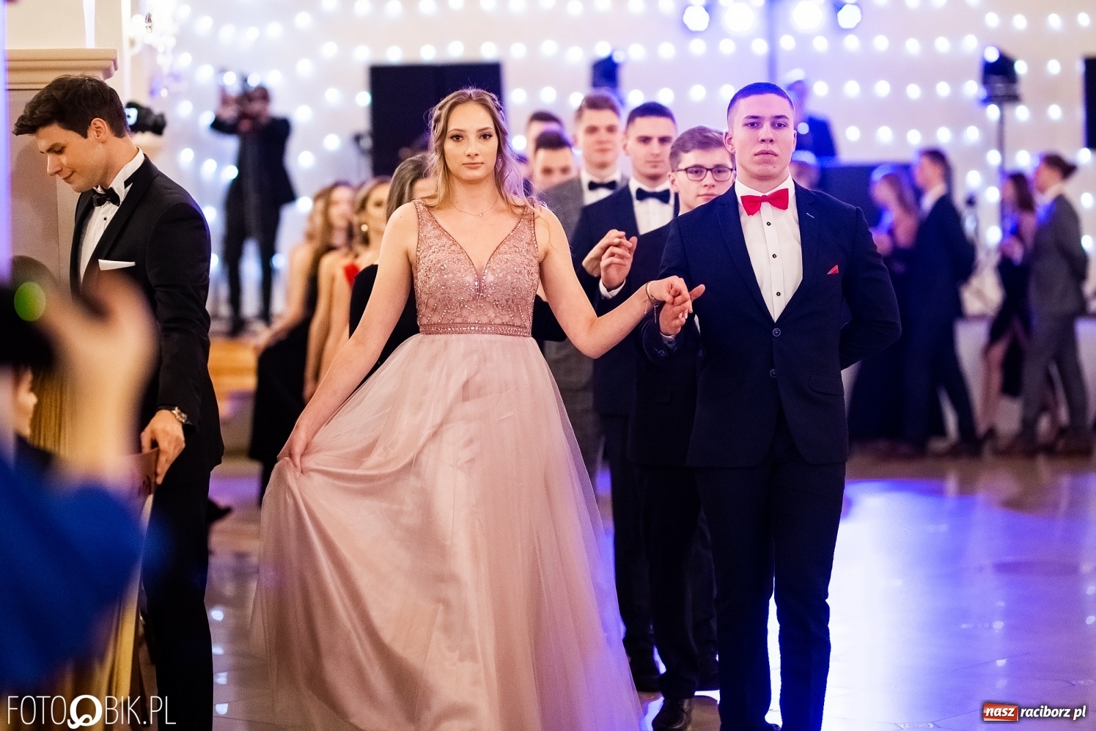 Zdjęcie w galerii na portalu naszraciborz.pl: Studniówka I LO im. Jana Kasprowicza w Raciborzu wiadomości z regionu