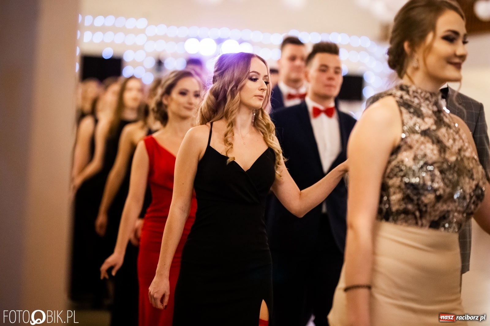 Zdjęcie w galerii na portalu naszraciborz.pl: Studniówka I LO im. Jana Kasprowicza w Raciborzu wiadomości z regionu