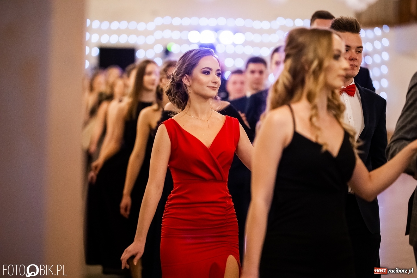 Zdjęcie w galerii na portalu naszraciborz.pl: Studniówka I LO im. Jana Kasprowicza w Raciborzu wiadomości z regionu