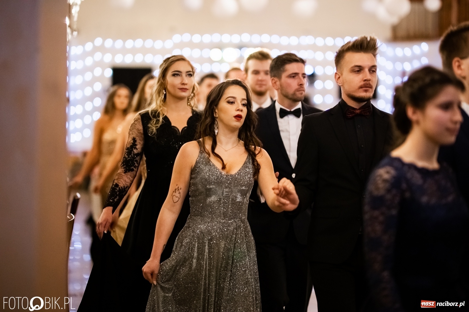 Zdjęcie w galerii na portalu naszraciborz.pl: Studniówka I LO im. Jana Kasprowicza w Raciborzu wiadomości z regionu