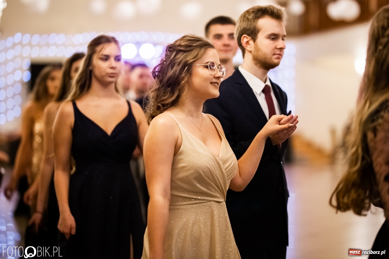 Zdjęcie w galerii na portalu naszraciborz.pl: Studniówka I LO im. Jana Kasprowicza w Raciborzu wiadomości z regionu