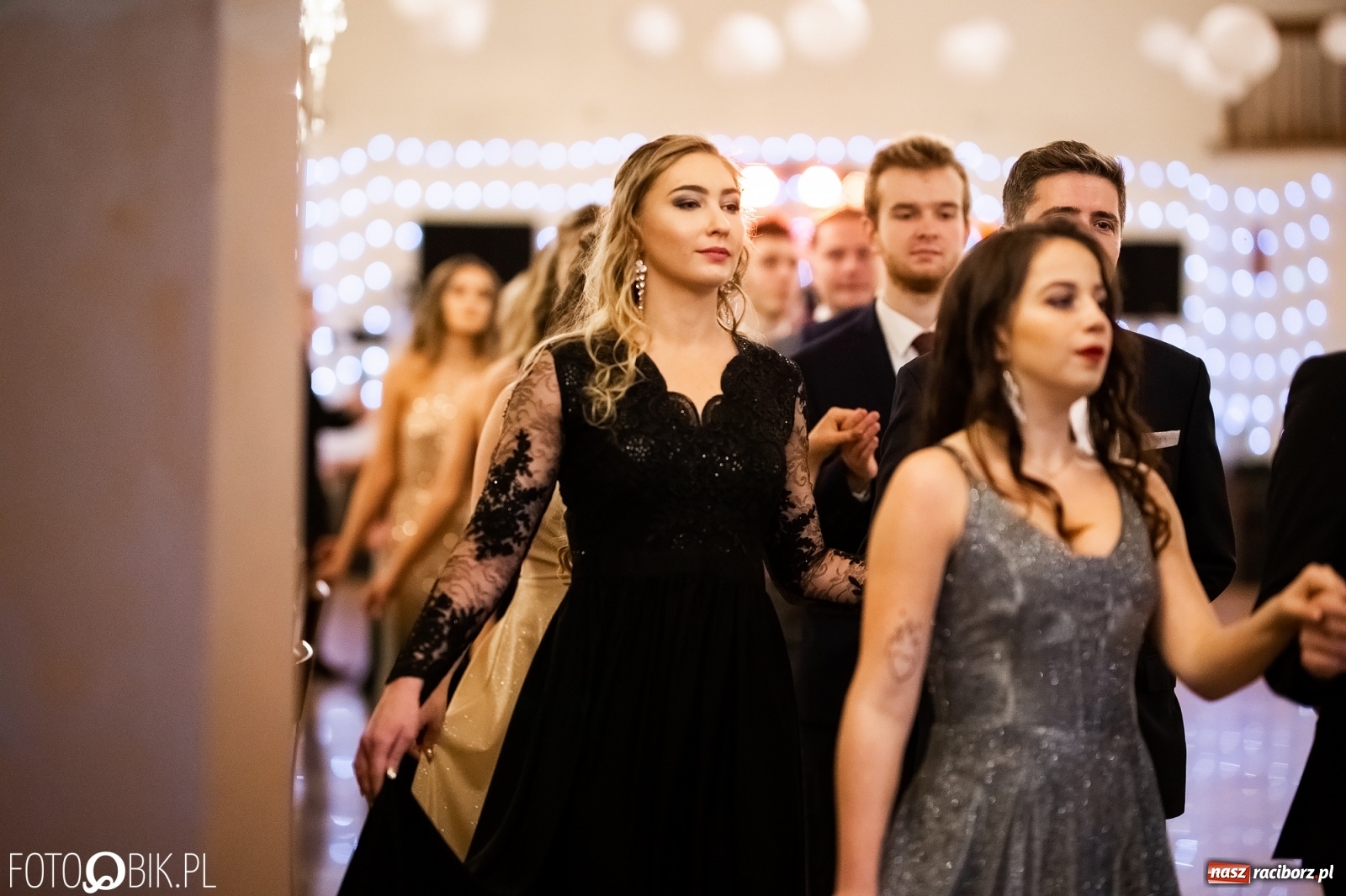 Zdjęcie w galerii na portalu naszraciborz.pl: Studniówka I LO im. Jana Kasprowicza w Raciborzu wiadomości z regionu