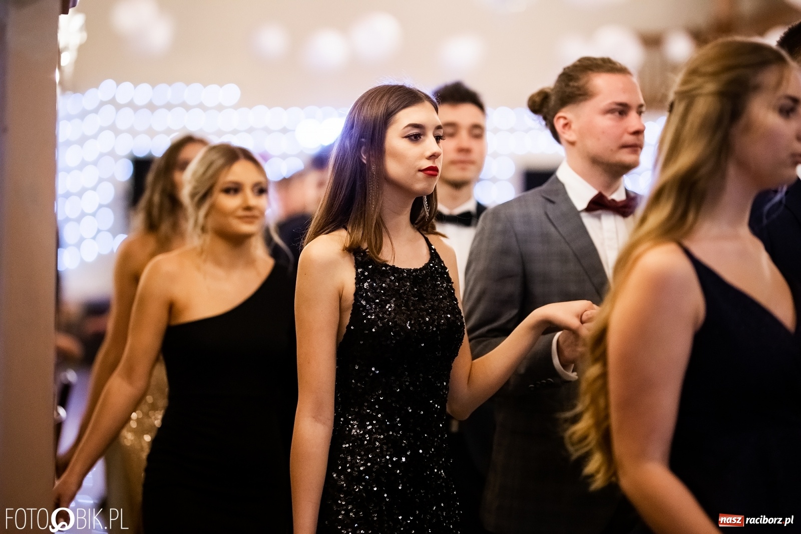 Zdjęcie w galerii na portalu naszraciborz.pl: Studniówka I LO im. Jana Kasprowicza w Raciborzu wiadomości z regionu