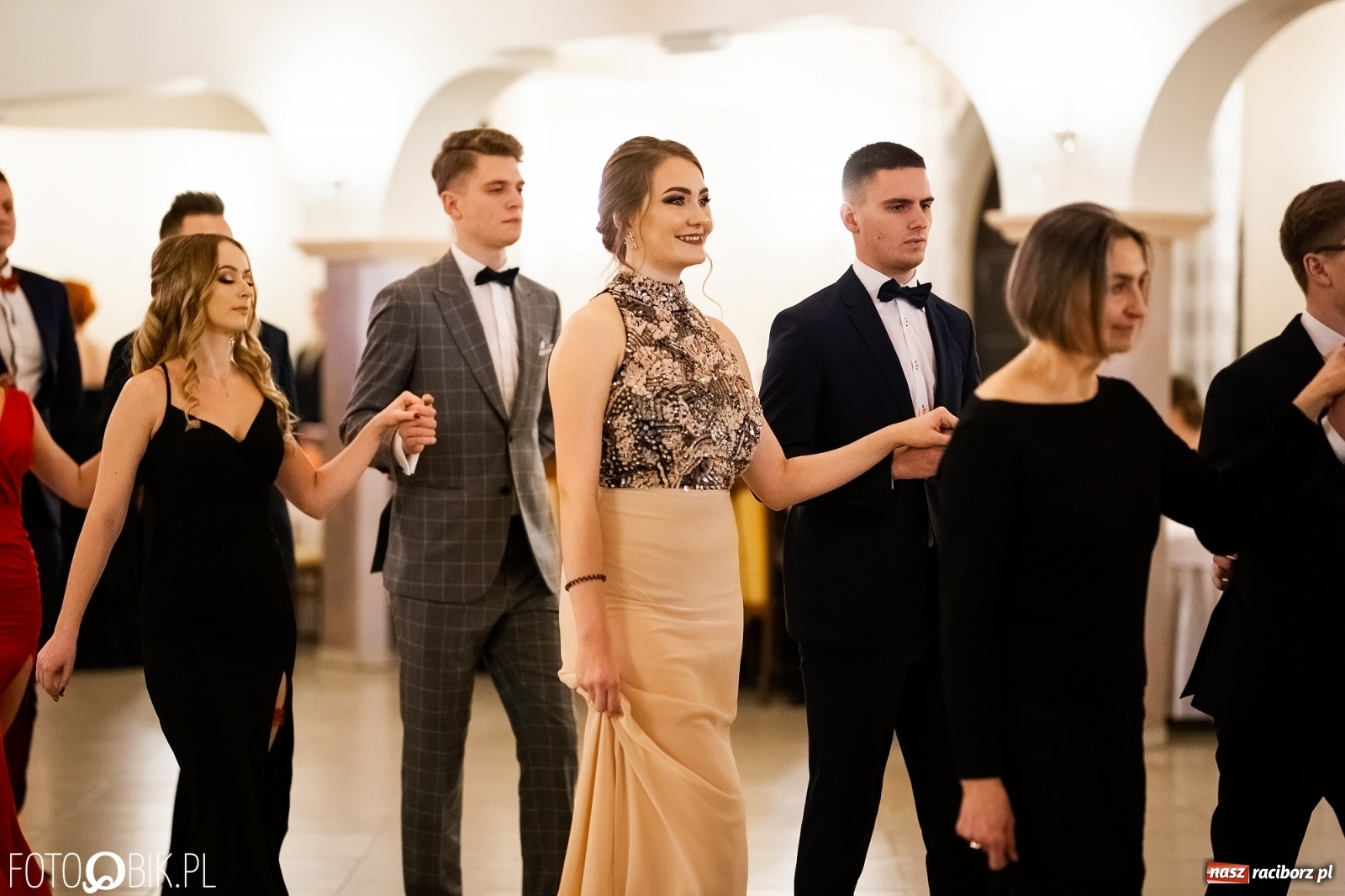 Zdjęcie w galerii na portalu naszraciborz.pl: Studniówka I LO im. Jana Kasprowicza w Raciborzu wiadomości z regionu