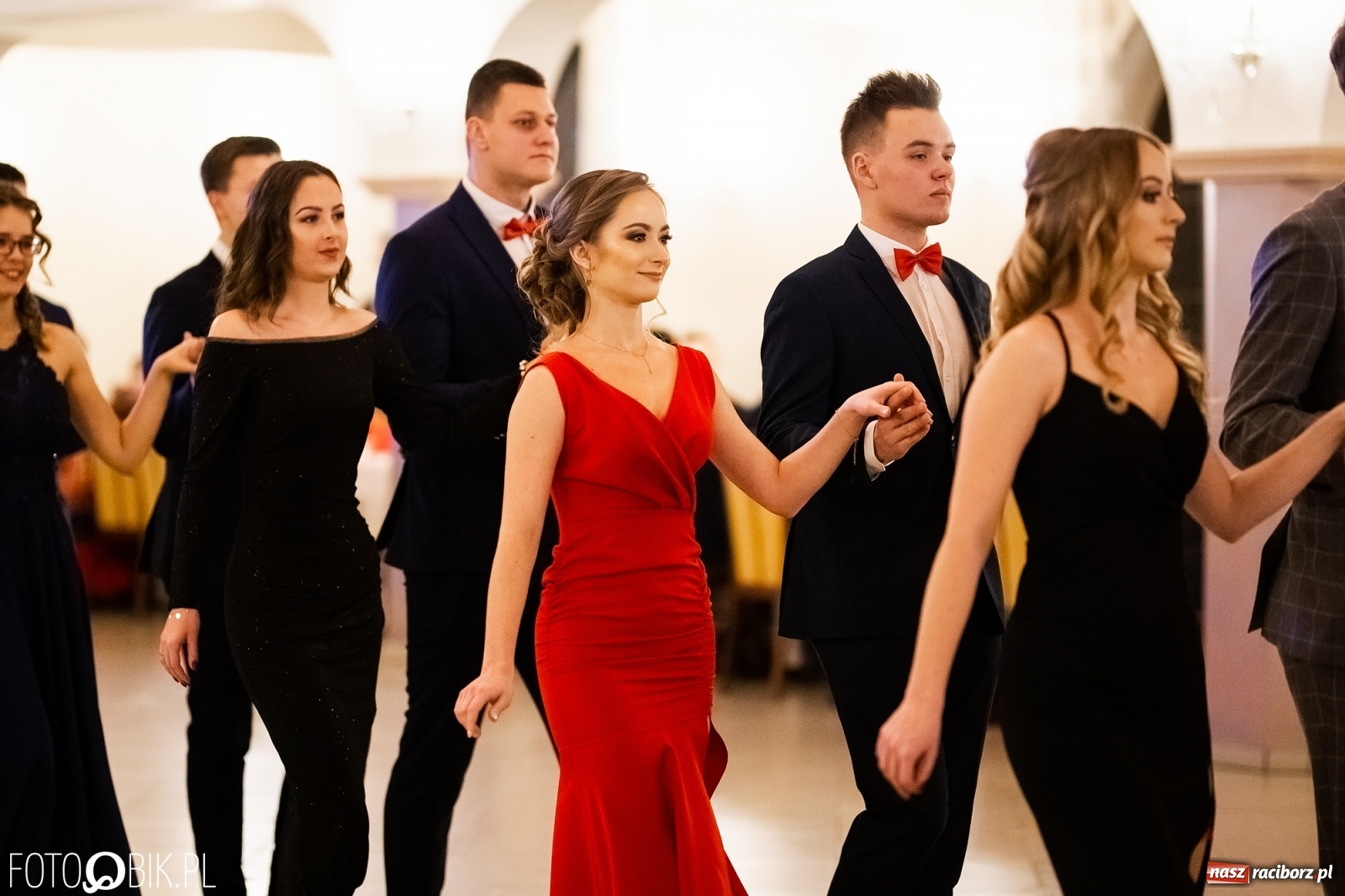 Zdjęcie w galerii na portalu naszraciborz.pl: Studniówka I LO im. Jana Kasprowicza w Raciborzu wiadomości z regionu