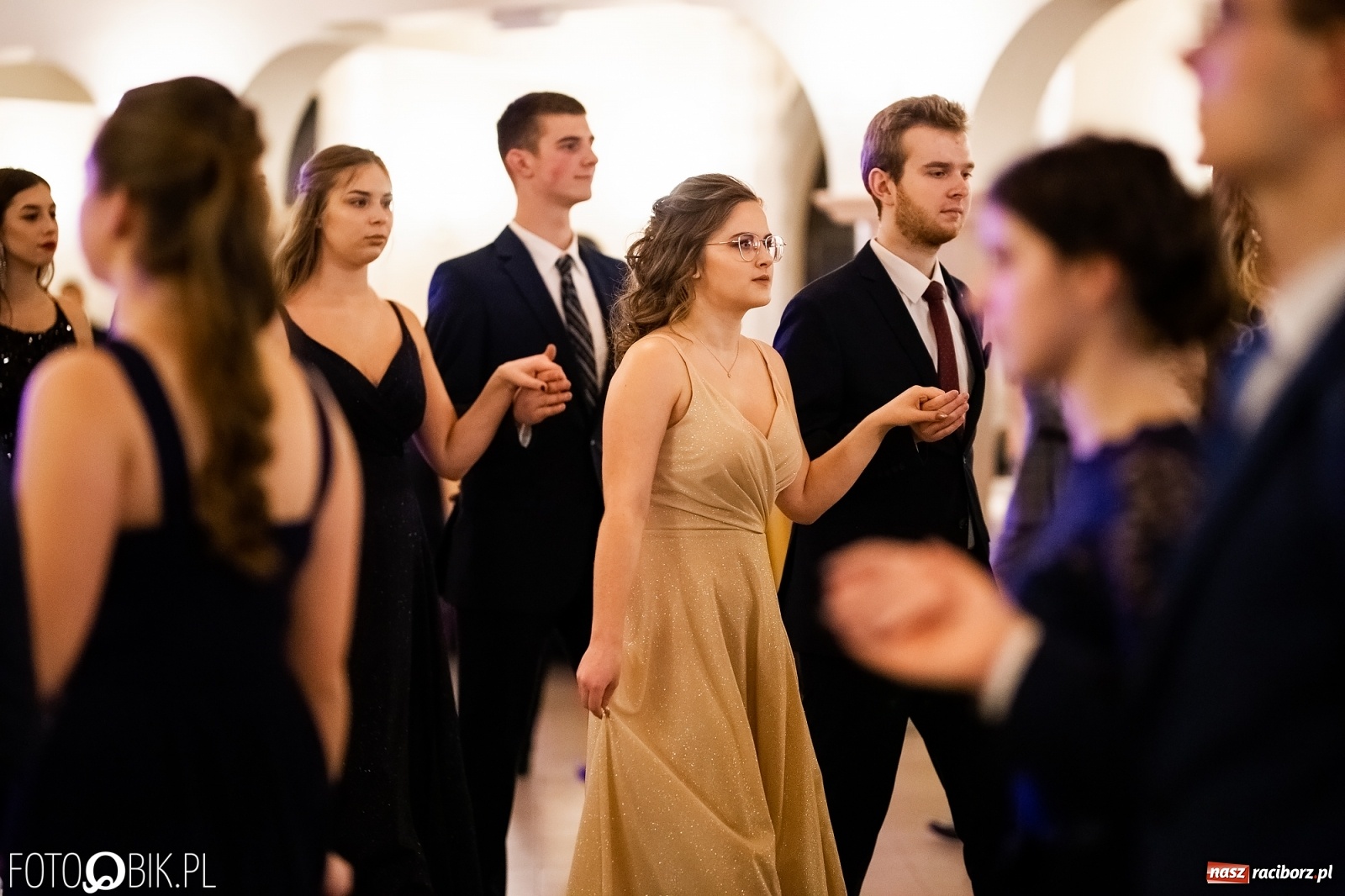 Zdjęcie w galerii na portalu naszraciborz.pl: Studniówka I LO im. Jana Kasprowicza w Raciborzu wiadomości z regionu