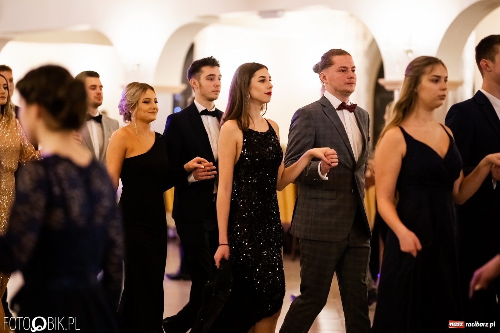 Zdjęcie w galerii na portalu naszraciborz.pl: Studniówka I LO im. Jana Kasprowicza w Raciborzu wiadomości z regionu