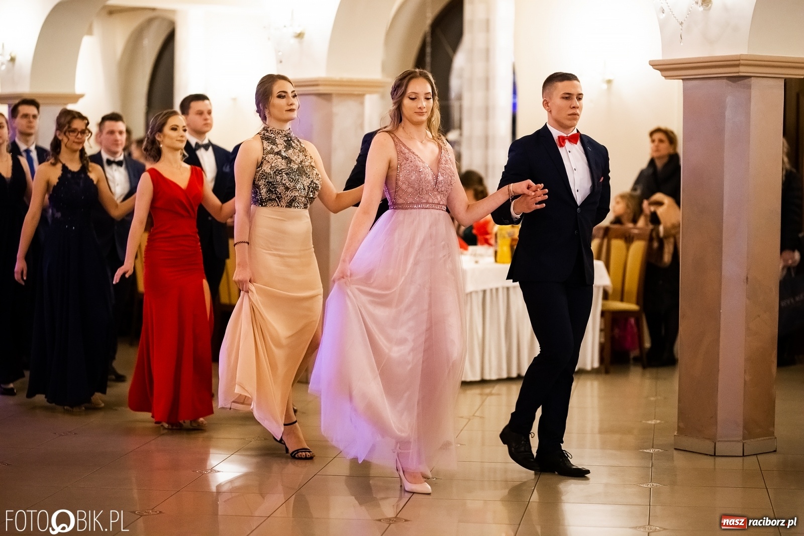 Zdjęcie w galerii na portalu naszraciborz.pl: Studniówka I LO im. Jana Kasprowicza w Raciborzu wiadomości z regionu