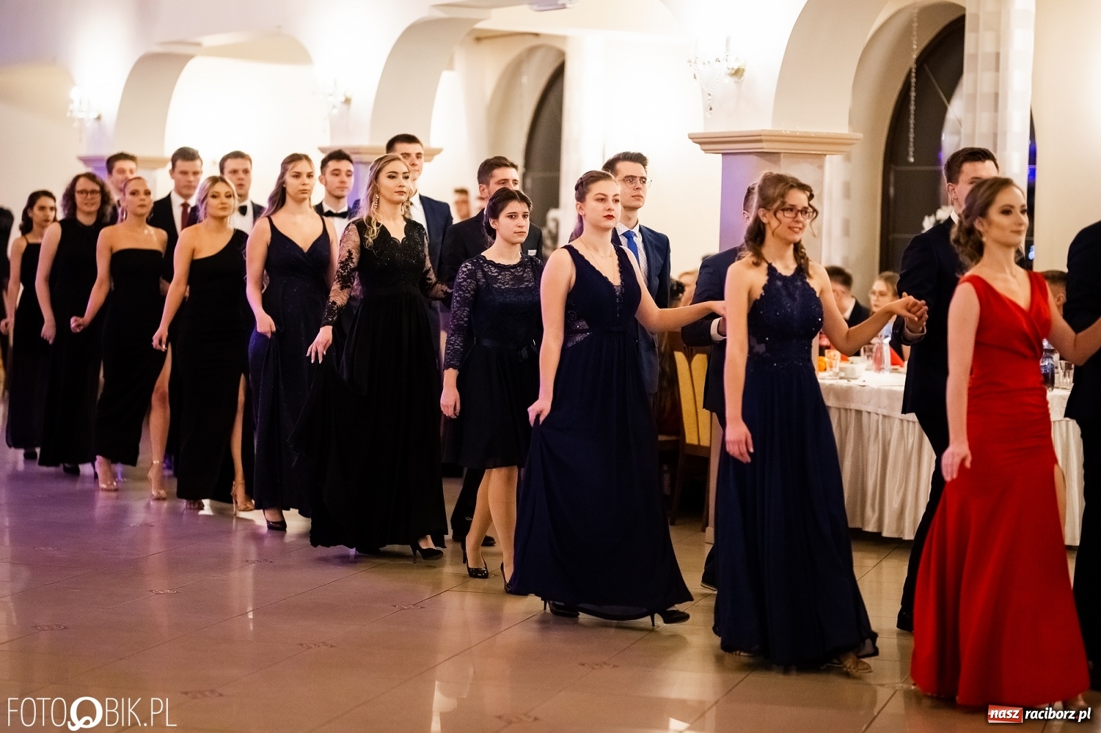 Zdjęcie w galerii na portalu naszraciborz.pl: Studniówka I LO im. Jana Kasprowicza w Raciborzu wiadomości z regionu