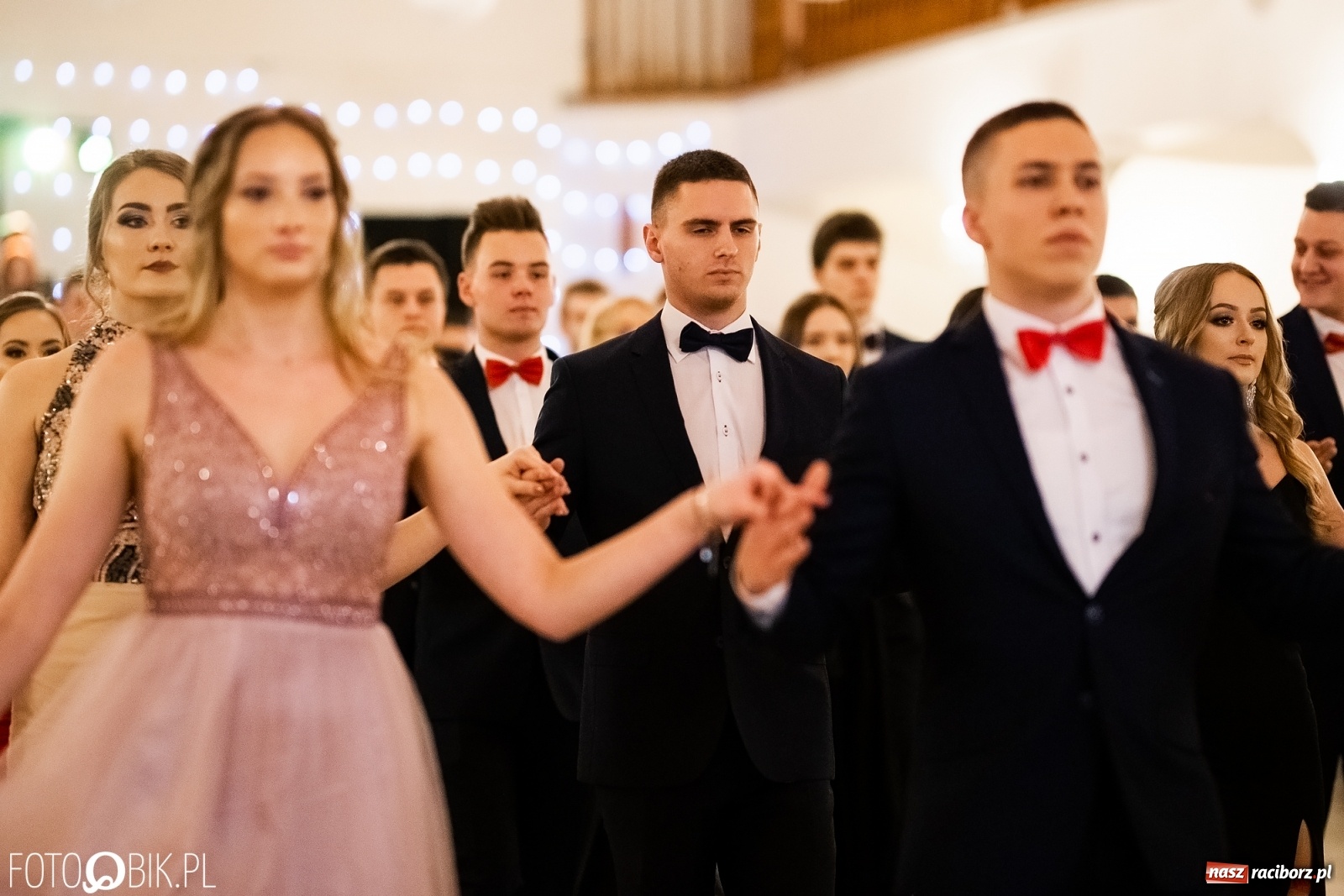 Zdjęcie w galerii na portalu naszraciborz.pl: Studniówka I LO im. Jana Kasprowicza w Raciborzu wiadomości z regionu