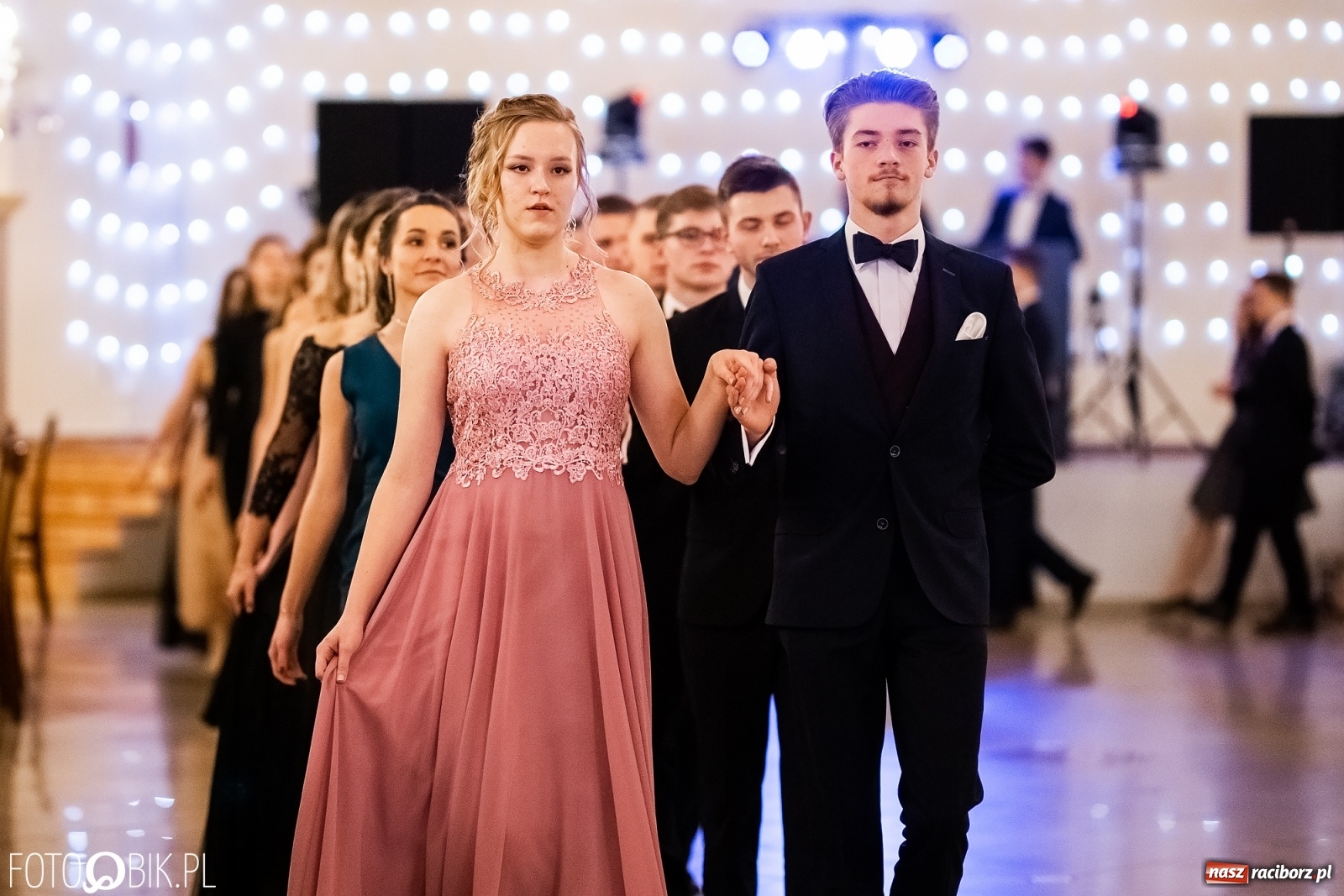 Zdjęcie w galerii na portalu naszraciborz.pl: Studniówka I LO im. Jana Kasprowicza w Raciborzu wiadomości z regionu