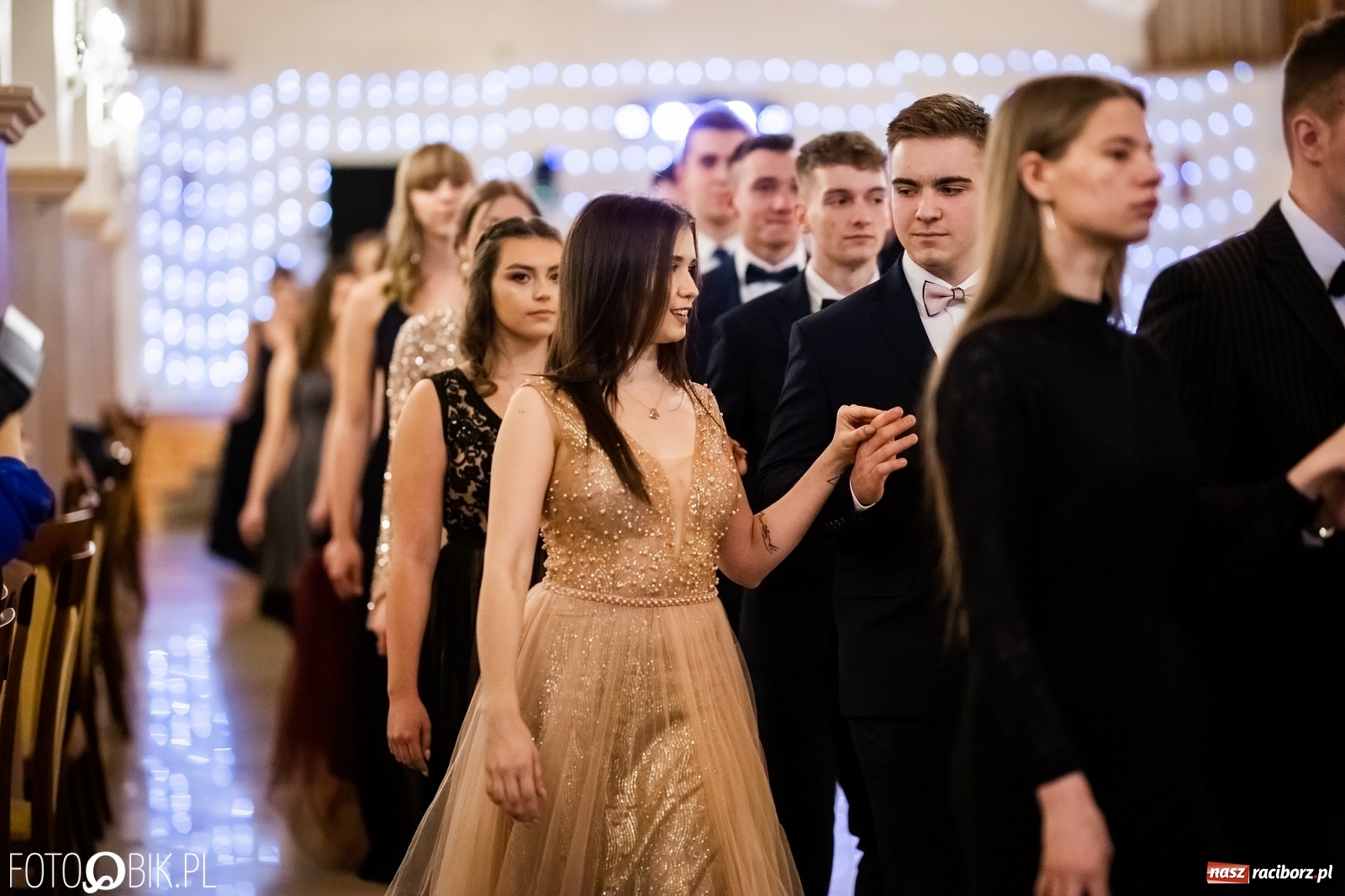 Zdjęcie w galerii na portalu naszraciborz.pl: Studniówka I LO im. Jana Kasprowicza w Raciborzu wiadomości z regionu