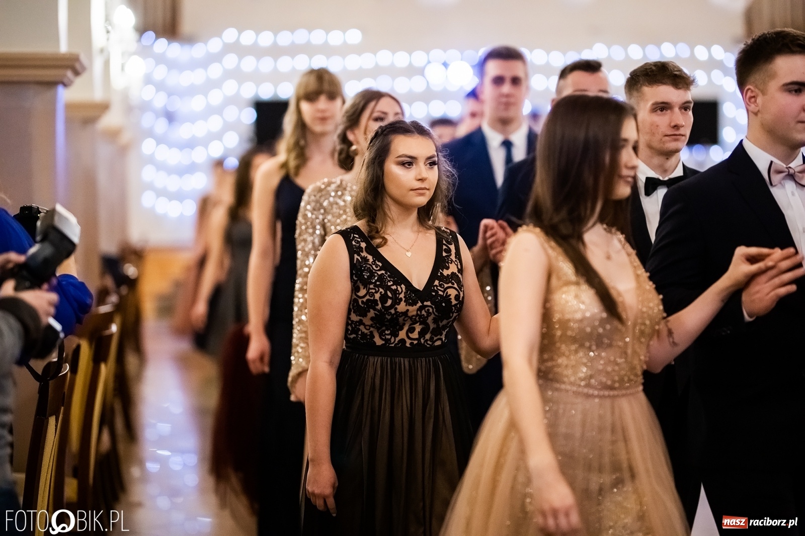 Zdjęcie w galerii na portalu naszraciborz.pl: Studniówka I LO im. Jana Kasprowicza w Raciborzu wiadomości z regionu